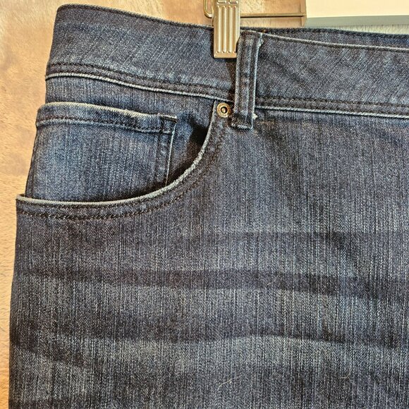 Maurices Straight Womens 24 Reg Plus Size Dark Wash Jeans Whiskered Denims - Picture 7 of 13
